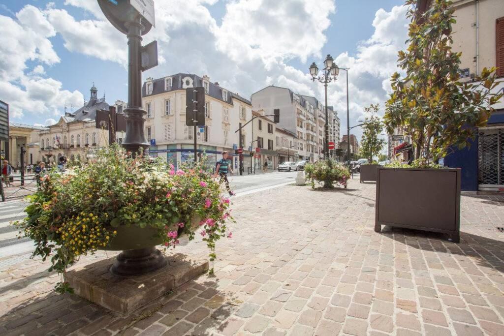 Beautiful Studio Located South Of Paris Bourg-la-Reine Exterior foto